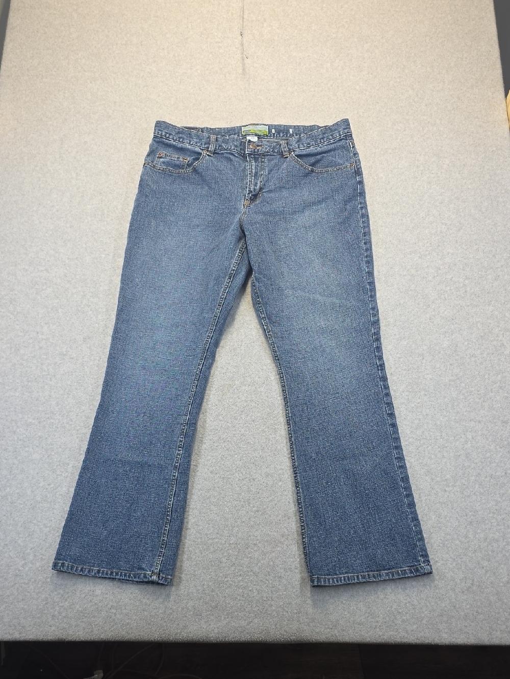 Old Navy Low Waist Bootcut Jeans Women’s 16R Medium Wash Stretch Denim Y2K